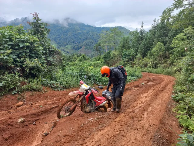 15 Days of Pure Adventure Sri Lanka Motorbike Tour 3