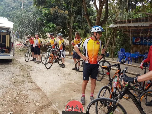 Hanoi - Halong Bay - Sapa - Luang Prabang - 18 Days 1